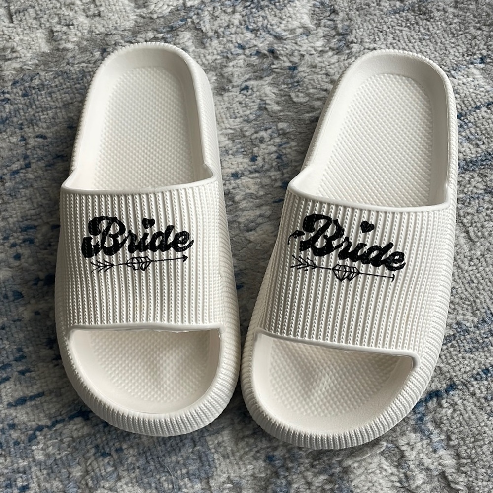 Bride Slides White • Gently Used